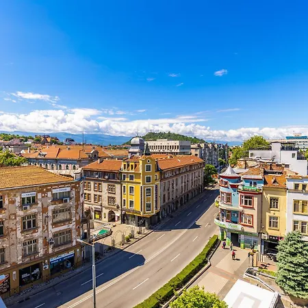 Sunset 2Br Apartment Central Street Parking Included