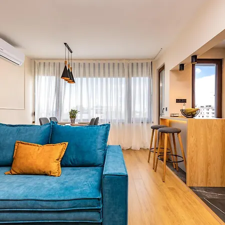 Апартамент Sunset 2br Street Parking Included