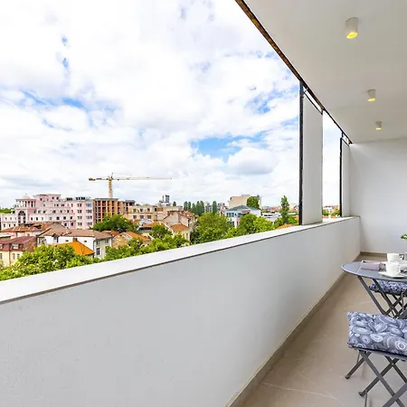 Апартамент Sunset 2br Street Parking Included Пловдив