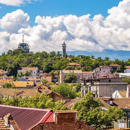 Sunset 2br Parking Included Apartment