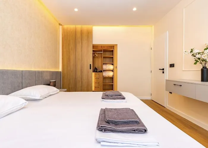 Sunset 2br Parking Included Apartment *