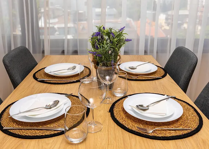 Apartament Sunset 2Br Apartment Central Street Parking Included