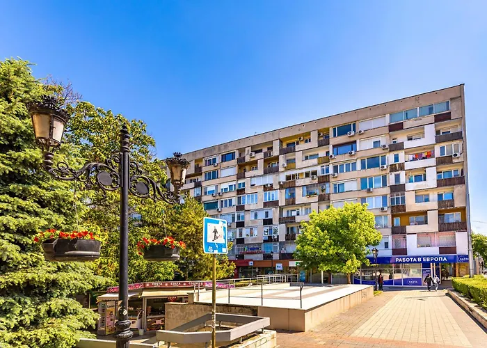 Sunset 2br Parking Included Apartment *