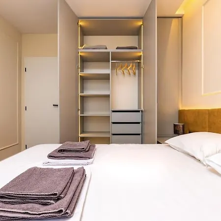 Sunset 2br Parking Included Apartment