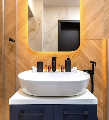 Sunset 2Br Apartment Central Street Parking Included