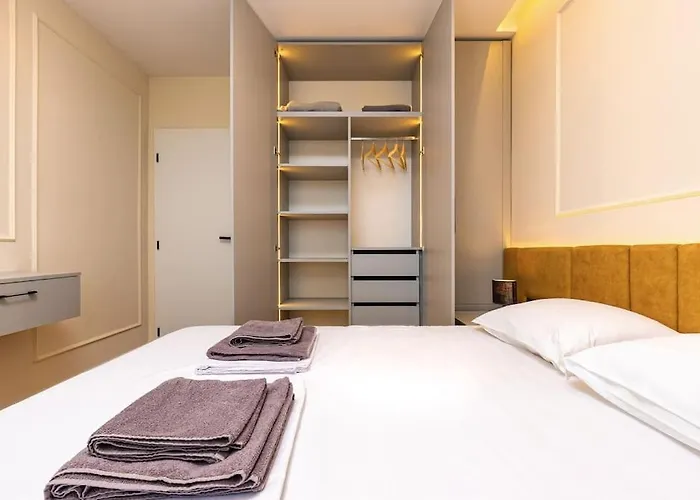 Sunset 2Br Apartment Central Street Parking Included Appartement