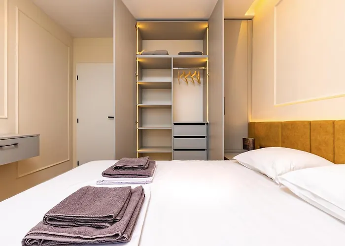 Sunset 2Br Apartment Central Street Parking Included Appartement Plovdiv