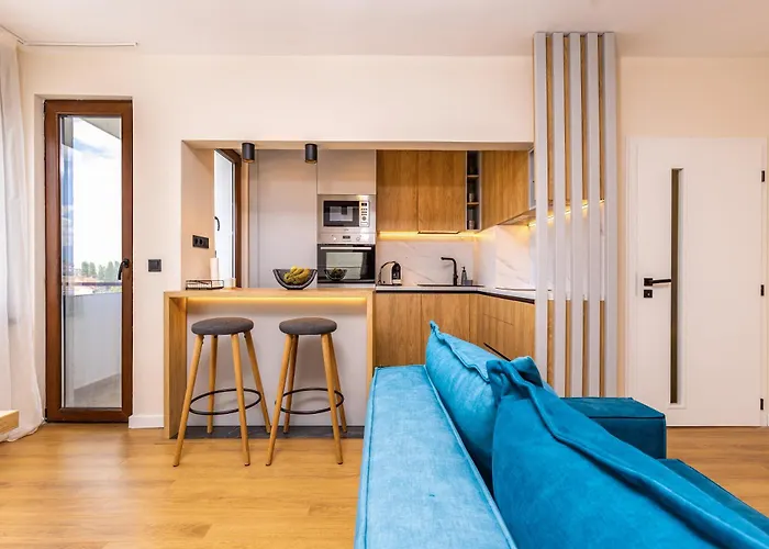 Sunset 2Br Apartment Central Street Parking Included *