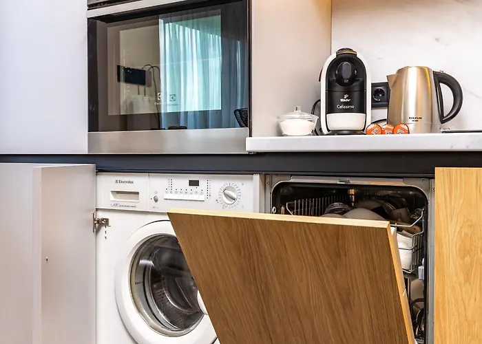 Sunset 2Br Apartment Central Street Parking Included Plovdiv