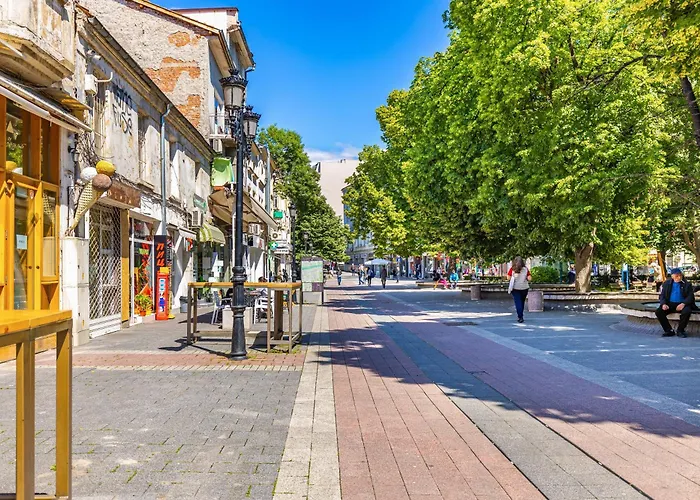 Sunset 2Br Apartment Central Street Parking Included